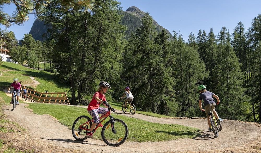 Hotel Saratz Pontresina Exterior photo